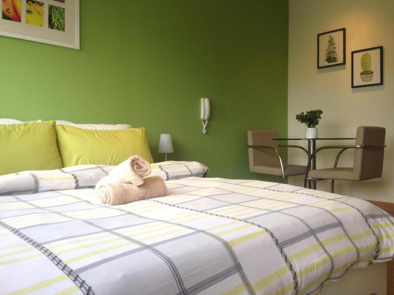 Seven Doors Aparthotels In Gramercy Makati Makati City Luaran gambar